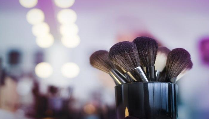 the image is result for the image is result forChoose the correct blush brush